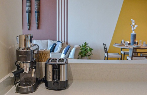 Downtown Dubai Apartment | Jambo - Days of Africa in the heart of DXB.