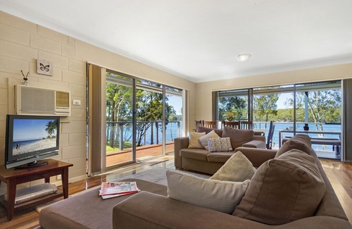 Kings Point House | James Cres 46 Pet Friendly
