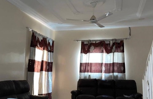 Serrekunda Apartment | Jammaisarr Residence: 2-bedroom apartment in awesome Serrekunda with WiFi, AC