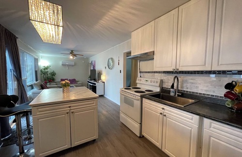 Highlands East House | Jani's Lakeview Cottage, Jani's Lakeview Cottage 12-20 Guest