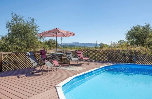 Geyserville Cottage | Jasmine Cottage sleeps 7, Geyserville, Pool & Spa