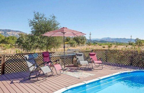 Geyserville Cottage | Jasmine Cottage sleeps 7, Geyserville, Pool & Spa