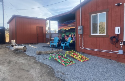 Yucca Valley House | Jasper Glow 2BR Stargaze 4 Acres near Joshua Tree Ev Charger Hot Tub Swing Set