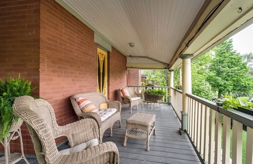 Grey Highlands House | Jasper Stuart is Elegance found in the rustic beauty of Ontario's Beaver Valley