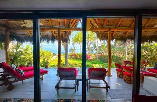 North End House | JAW-DROPPING SAYULITA BEACHFRONT home! Heated pool on perfect ocean view deck.