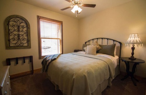 Moab Cabin | Jaydee’s Run - Cabin