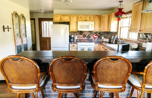 Moab Cabin | Jaydee's Run Cabin @ Whispering Oaks, 20 miles from Moab!