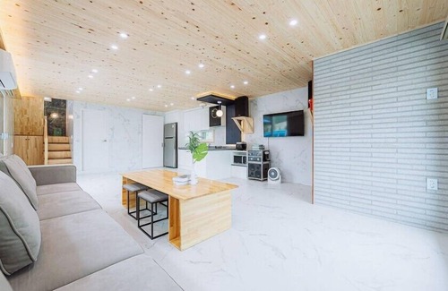Buk House | jayeonsog gong gan