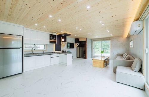 Buk House | jayeonsog gong gan