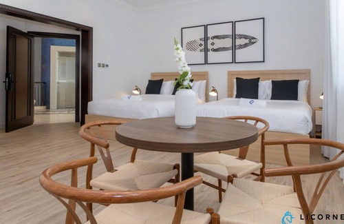 Jumeira 3 Bed & Breakfast | Jbay suite in Full Moon Villa - Sunset Beach