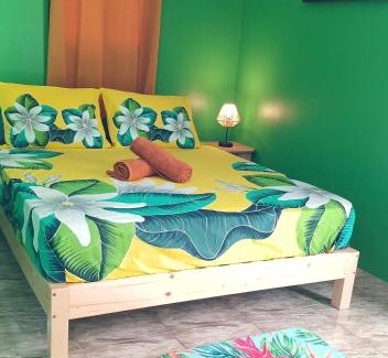 Tiputa House | Jeannine Lodge