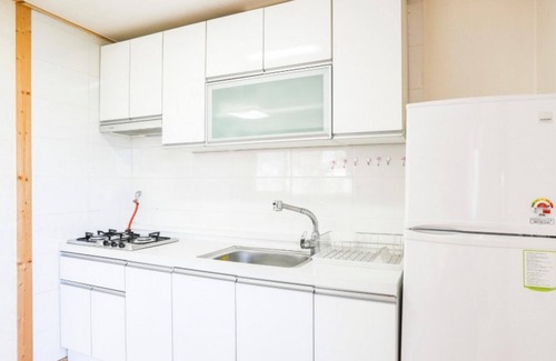 Jecheon House | Jecheon Haereul Pumeun Dal Pension