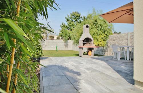 Velky Meder House | Jediný domček Veľký Meder