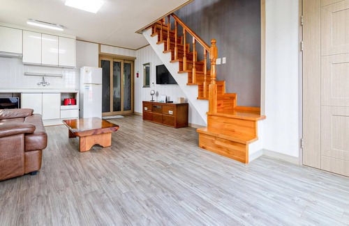 Downtown House | Jeju Badagreen Pension