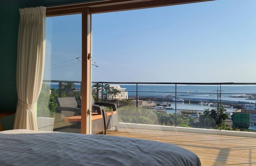 Jungmun House | JEJU Doldam B&B