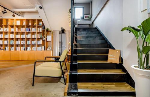 Downtown House | Jeju Goyo Walk