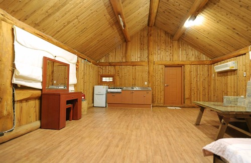 Pyoseon Condo | Jeju Log Pension