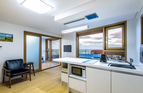 Jocheon House | Jeju Olle View Pension