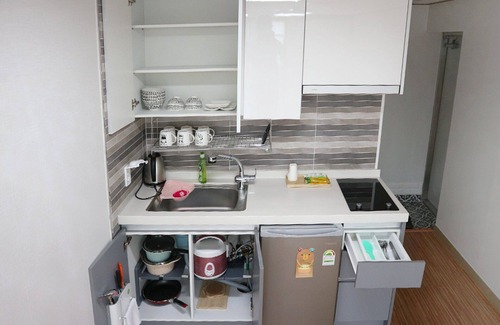 Pyoseon House | Jeju Pureunseom Guest House