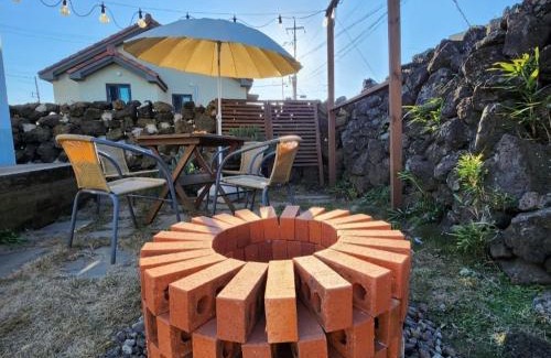 Gujwa House | Jeju shooting star collection center