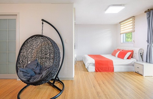 Jocheon House | Jeju Spaballys Spa Pension