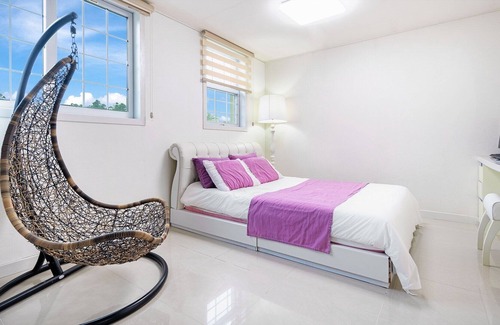 Jocheon House | Jeju Spaballys Spa Pension
