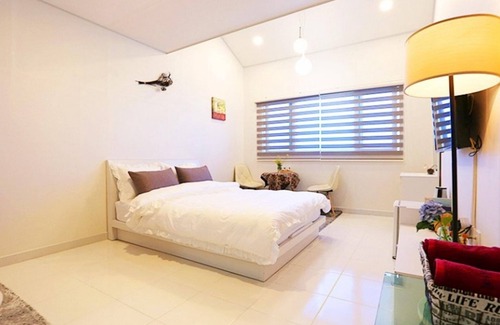 Gujwa House | Jeju Swieonggapseoye Pension
