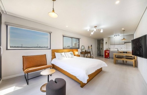 Gujwa House | Jeju Woljeong Charu