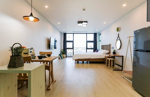 Gujwa House | Jeju Woljeong Hill Pension