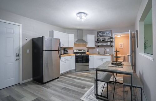 Weston Apartment | Jelinek Hideaway Unit 6