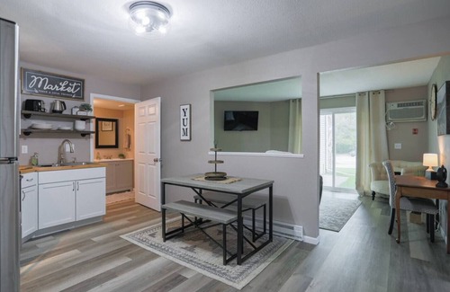 Weston Apartment | Jelinek Hideaway Unit 6