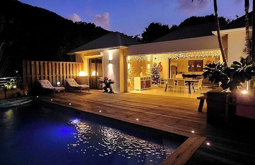 Vitet Villa | Jelo House - 3 bdr - 2.5 bth - Pool & SPA - Sports & Games Room