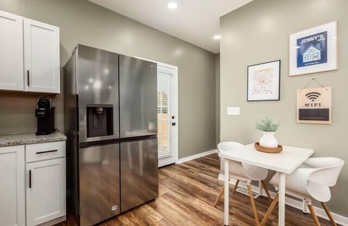 West Columbus House | Jenny's Palace In The Heart of Columbus!