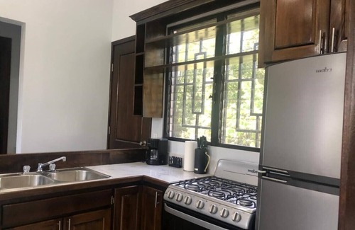 Seven Miles El Progresso House | Jenny’s Villa, Santa Elena, Belize