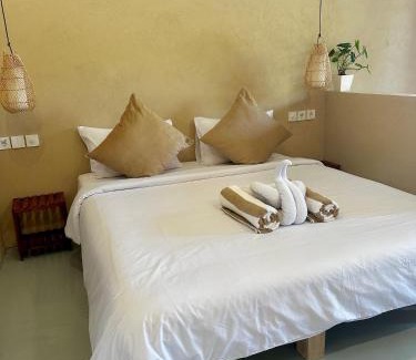 Amed Hotel | Jepun Hill Studios & Amed Jepun Divers