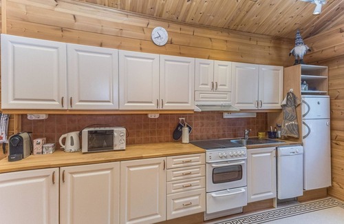 Rauhala House | Jerisrannantie 7 by Interhome