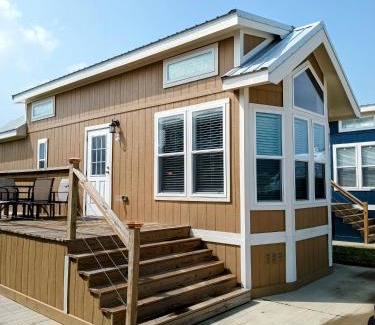 Waller House | Jetstream RV Resort at Waller