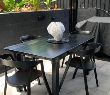 Vincentia House | Jezabel's Retreat Jervis Bay
