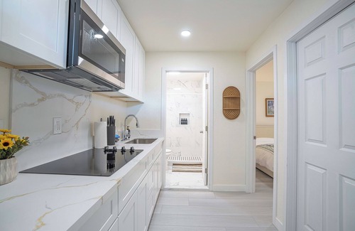 Mayflower Village House | Jie’s 1b1b Arcadia Private Cute Affordable Spot
