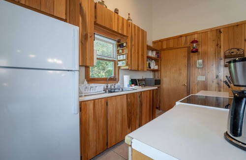 Penrose House | Jim`s Hideaway in Little River | 2 Bed, 2 Bath