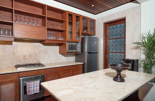 Jimbaran Bay Villa | Jimbaran four bedroom villa, 8 minutes walk to the beach