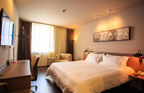 Jiangxia District Hotel | Jinjiang Inn Select Wuhan Optics Valley Avenue Lingjie Road Institute of Communications