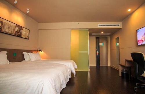 Jiangxia District Hotel | Jinjiang Inn Select Wuhan Optics Valley Avenue Lingjie Road Institute of Communications