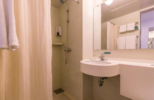 Lianhu Hotel | Jinjiang Inn Select Xian Hongmiaopo East Daxing Road