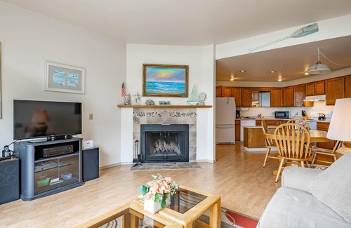 Birch Bay Condo | JL 1107: Sunsets at their Finest in this Lovely 2 bedroom, Water view!