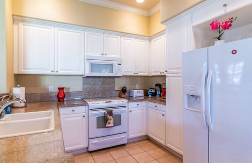 Ko Olina House | (JL) Luxurious 3 Bedroom, 3 Bath Townhome with 2 Car Garage in Ko Olina's Coconut Plantation