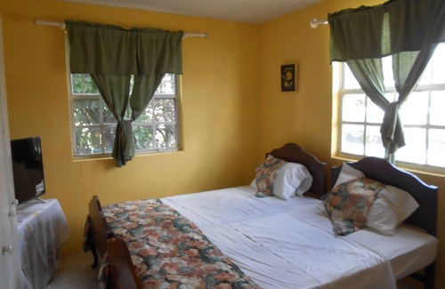Gall Hill House | JO J'S HOSTEL AND GUEST HOUSE MEN DORM SLEEP 3