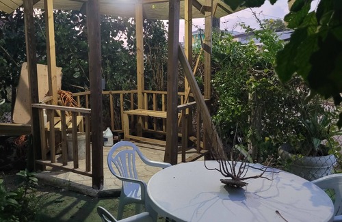 Oistins House | Jo J's HOSTEL STUDIO SLEEPS ONE WITH AC, CABLE TV, PRIVATE BATH