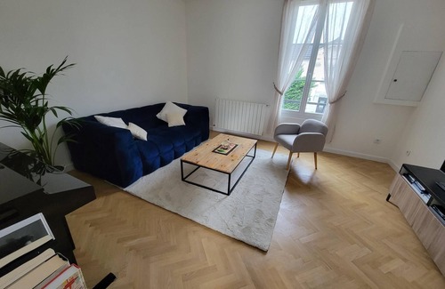 Sartrouville Apartment | JO: Logement 2 Chambres 8 Minutes à Pied de la Gare Sartrouville, Près de Paris