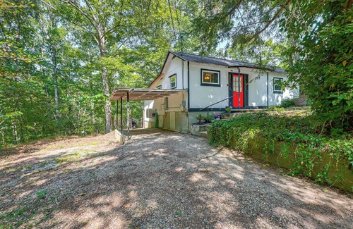 Sevierville Cottage | 'Joan's Comfy Cottage' 8 Mi to Pigeon Forge